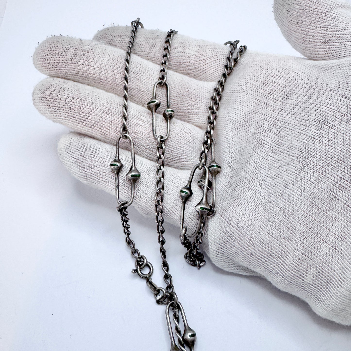 MORI & PASQUINI, Arezzo Italy. Vintage c 1960-70s Sterling Silver Green Enamel Long Necklace.