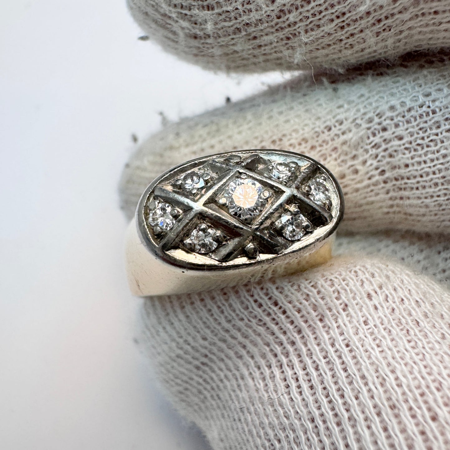 JG Bergqvist, Sweden year 1960 Vintage 18k Gold Diamond Ring