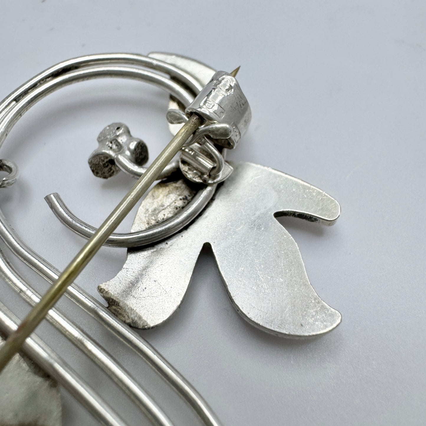 Sten Peterson, Sweden 1948. Large Sterling Silver Love Birds Brooch.