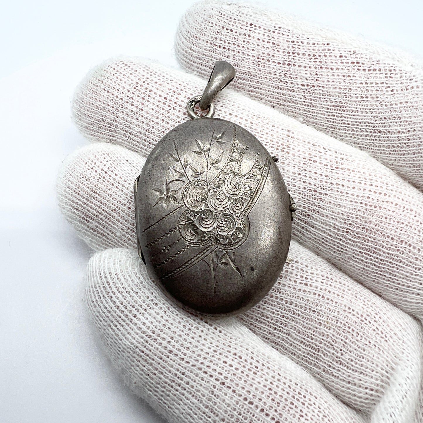 Sweden c 1910-20s. Antique Solid Silver Locket Pendant.