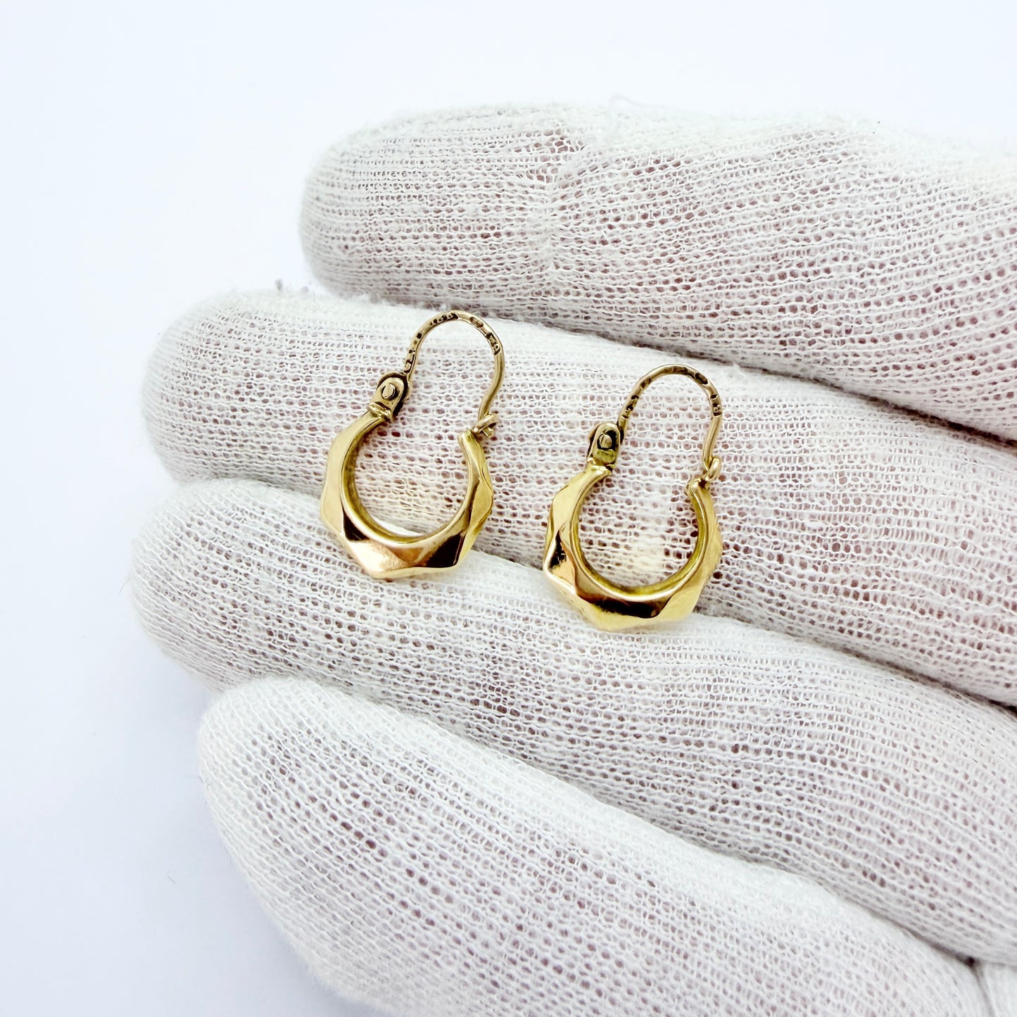 Kaplan, Sweden 1956. Vintage Mid-century 18k Gold Earrings.