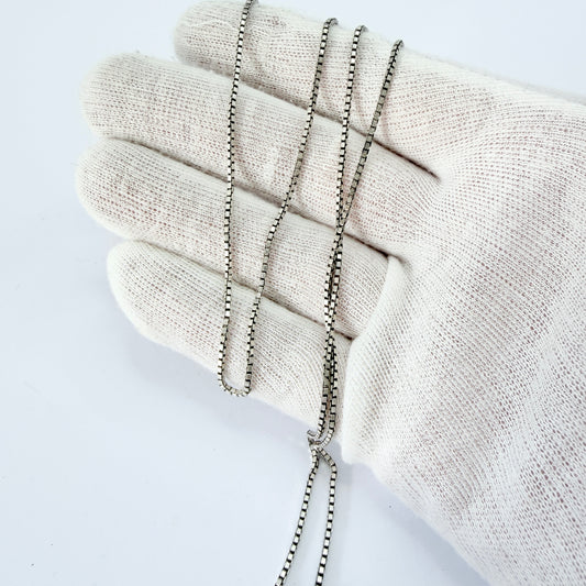 Maker 130. Arezzo, Italy. Vintage 80cm / 31.5in Box Chain Necklace.