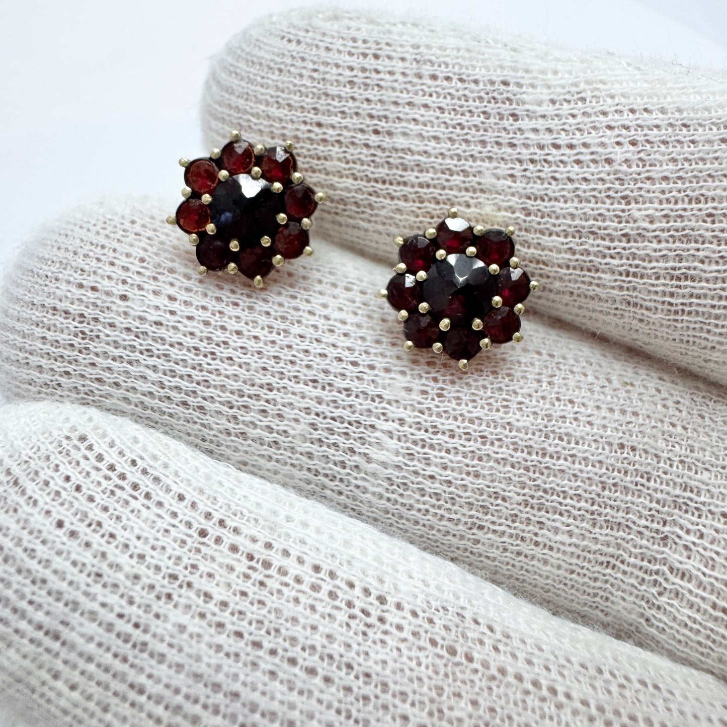 Vintage Solid Silver Garnet Cluster Stud Earrings.