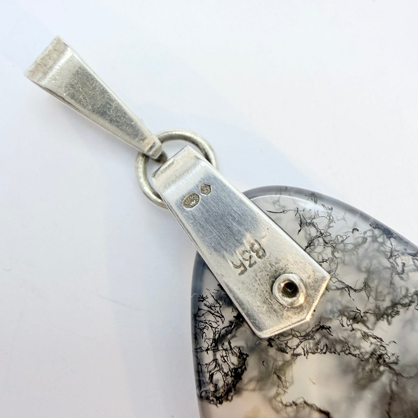 Vintage c 1970. Solid Silver Moss Agate Pendant.