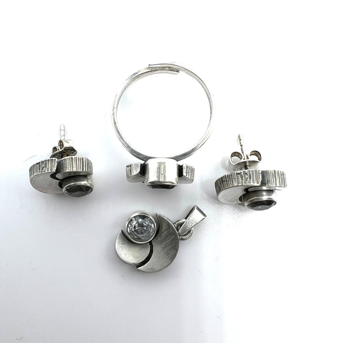 FinnFeelings, Finland. Vintage Sterling Silver Rock Crystal Ring, Earrings and Pendant.
