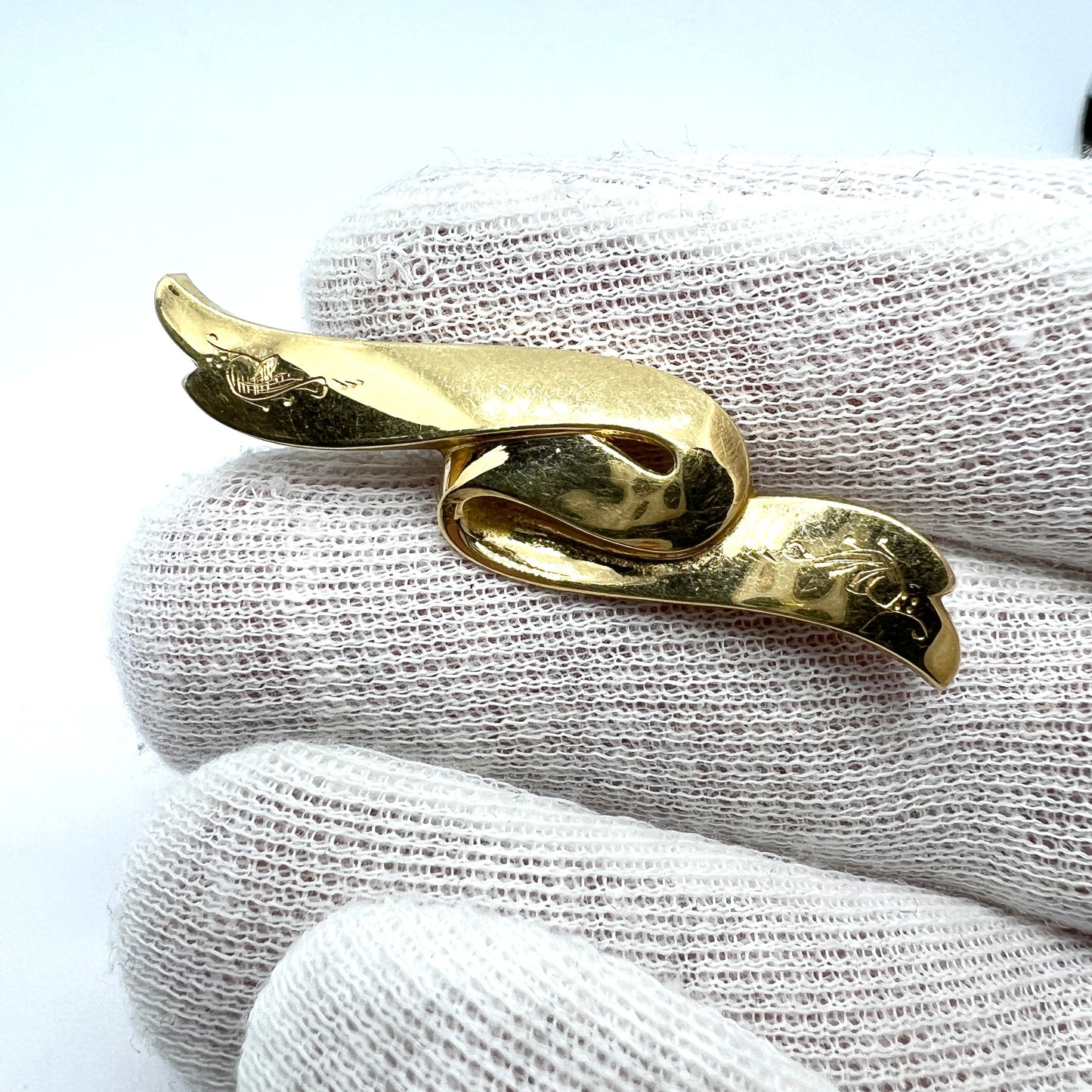 G Dahlgren, Sweden 1962, Vintage 18k Gold Brooch.