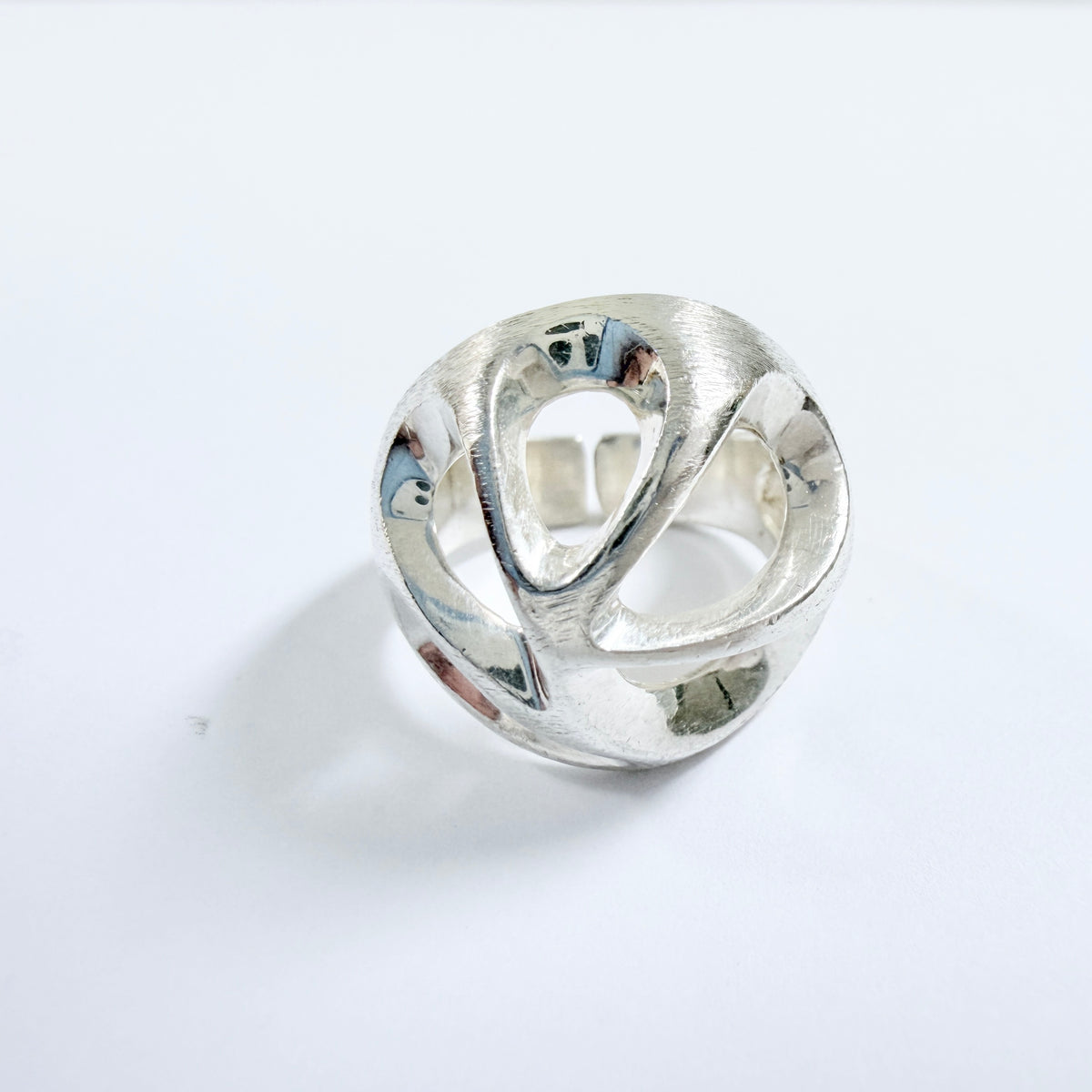 Vintage c 1970 Modernist Solid SIlver Ring.