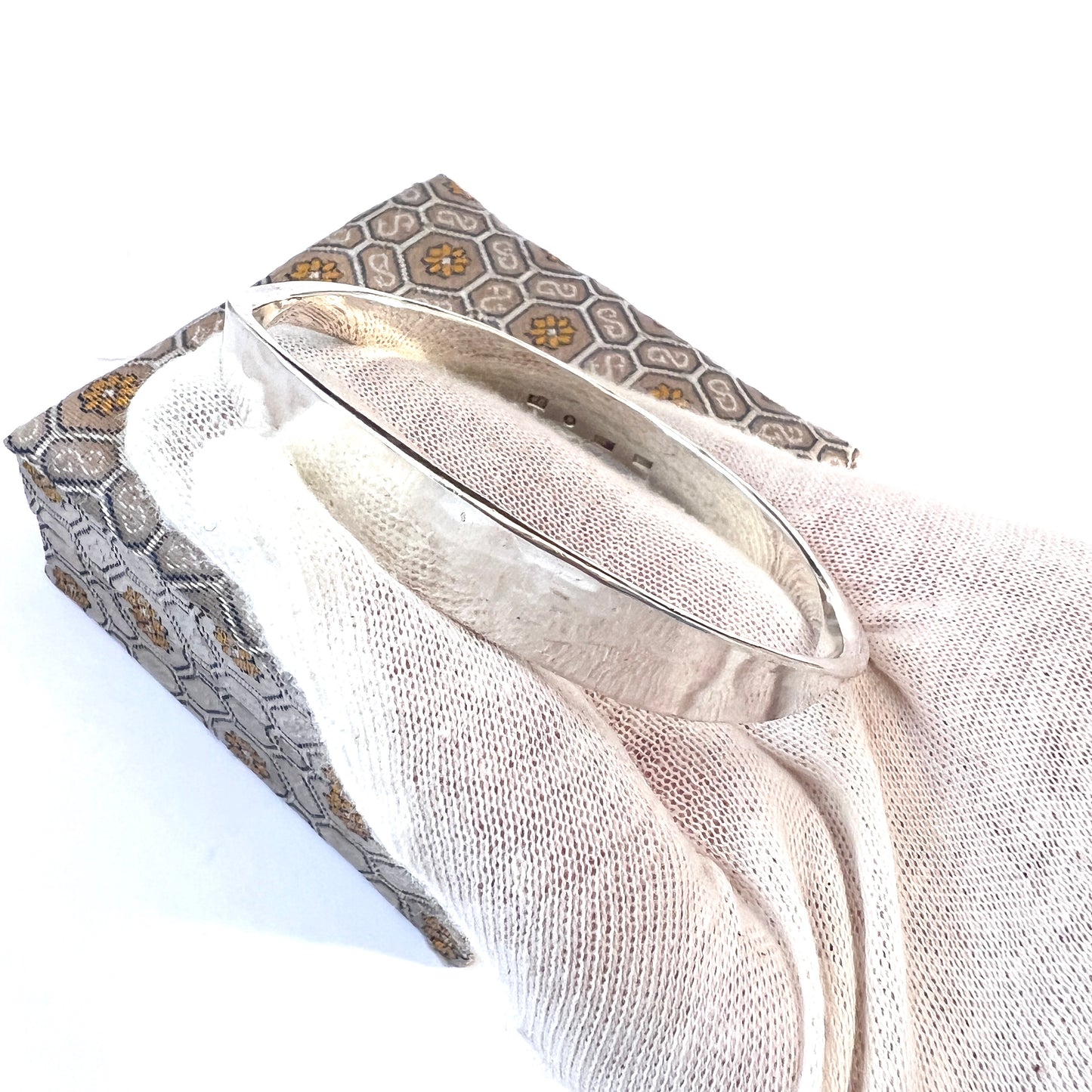 Martin Öhman、スウェーデン。ヴィンテージ スターリング シルバー バングル ブレスレット。オリジナル ボックス。