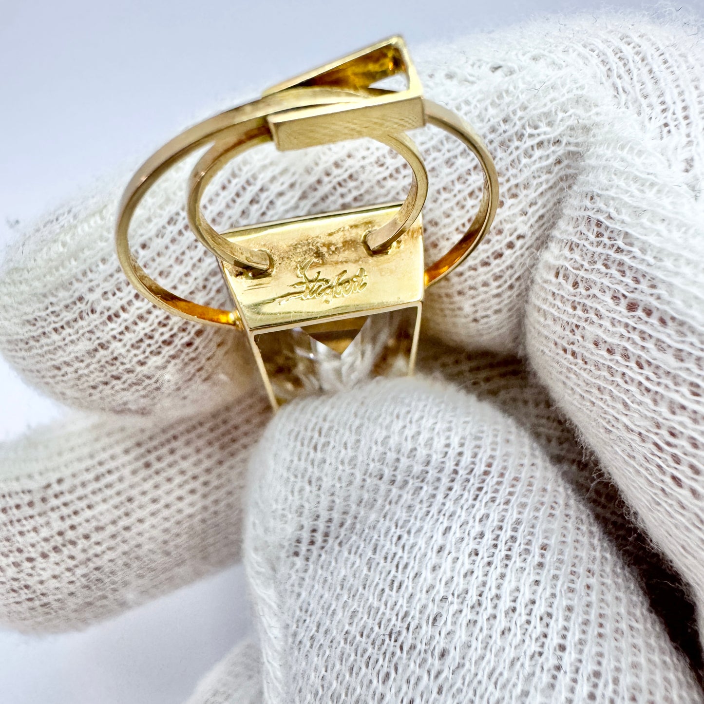 Ateljé Stigbert. Sweden 1943. Rare WW2-era 18k Gold Rock Crystal Pendant.