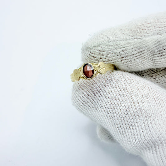G Dahlgren, Sweden 1924. Antique 18k Gold Garnet Ring.