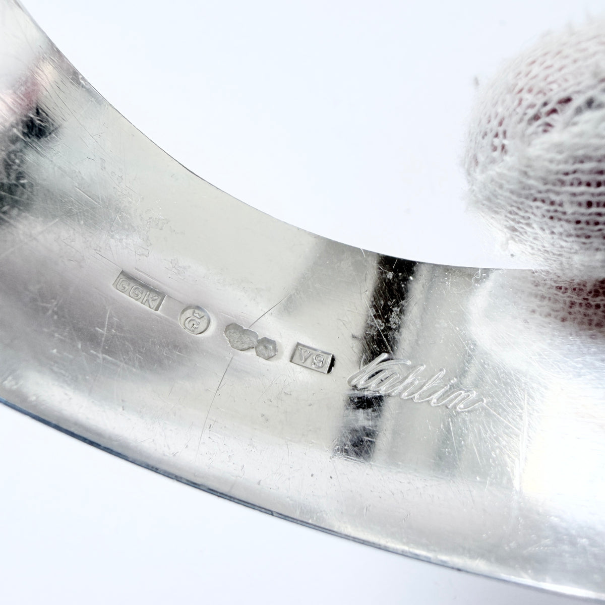 Göran Kuhlin, Sweden 1971. Chunky Sterling Silver Bangle Bracelet. Signed