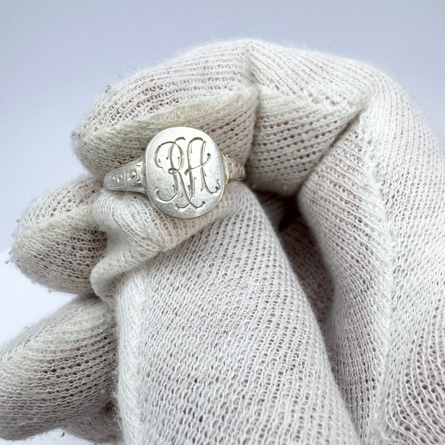 Vintage 1930-40s. Sterling 935 Silver Signet Ring. RA