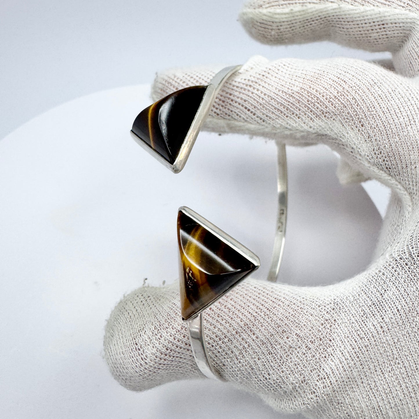 Kaplan, Sweden 1963. Vintage Sterling Silver Tiger's Eye Bangle Bracelet.