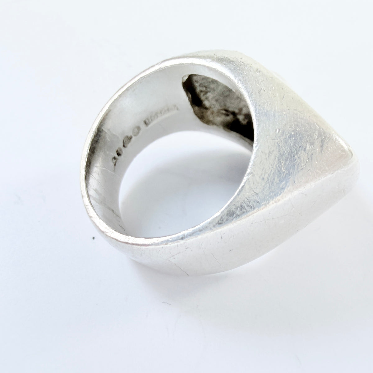Per Dåvik for Alton, Sweden 1973. Vintage Modernist Sterling Silver Ring. Signed.