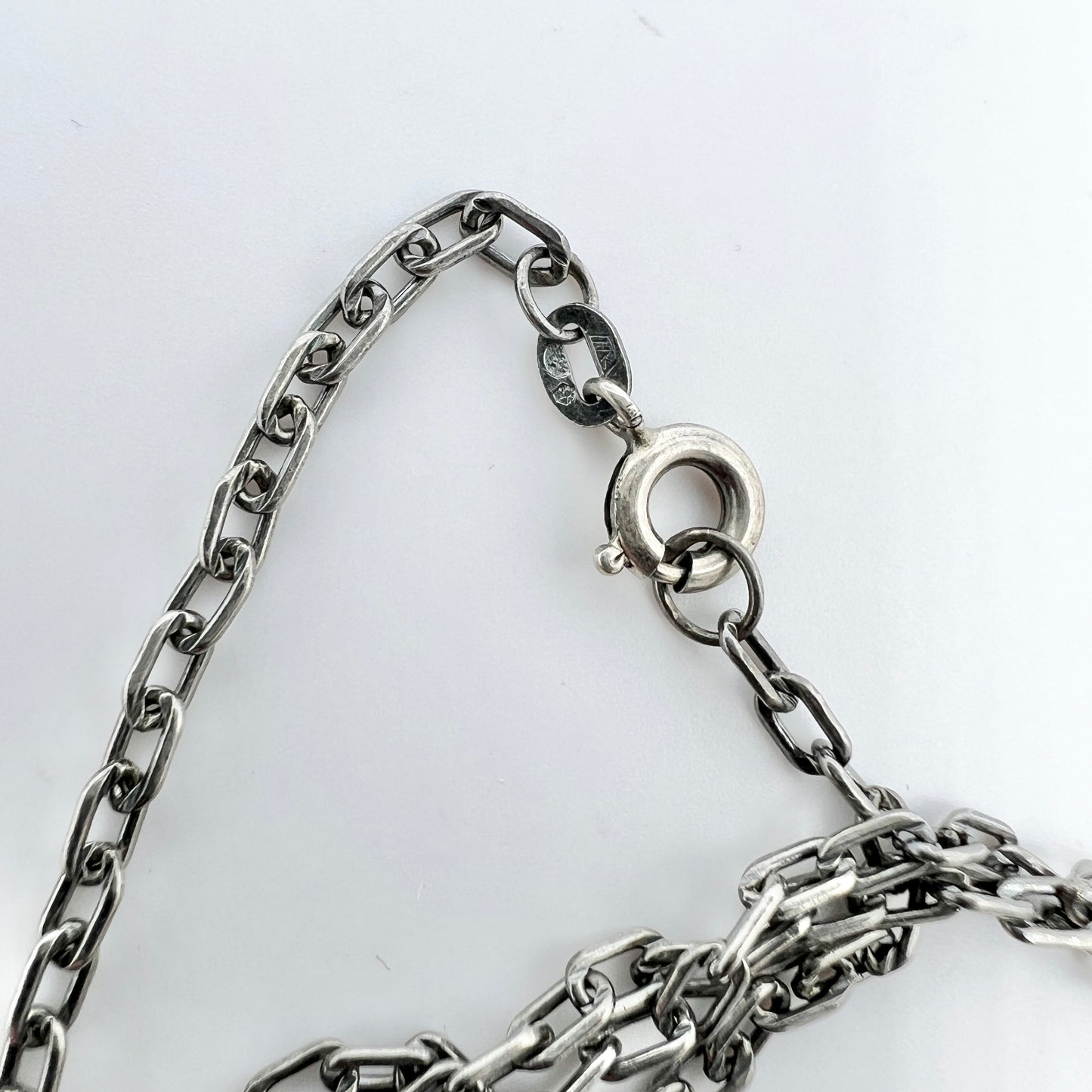 ヘリベルト・エンゲルベルト、スウェーデン、1960 年代のヴィンテージ モダニスト スターリング シルバー ロードナイト ペンダント ネックレス。