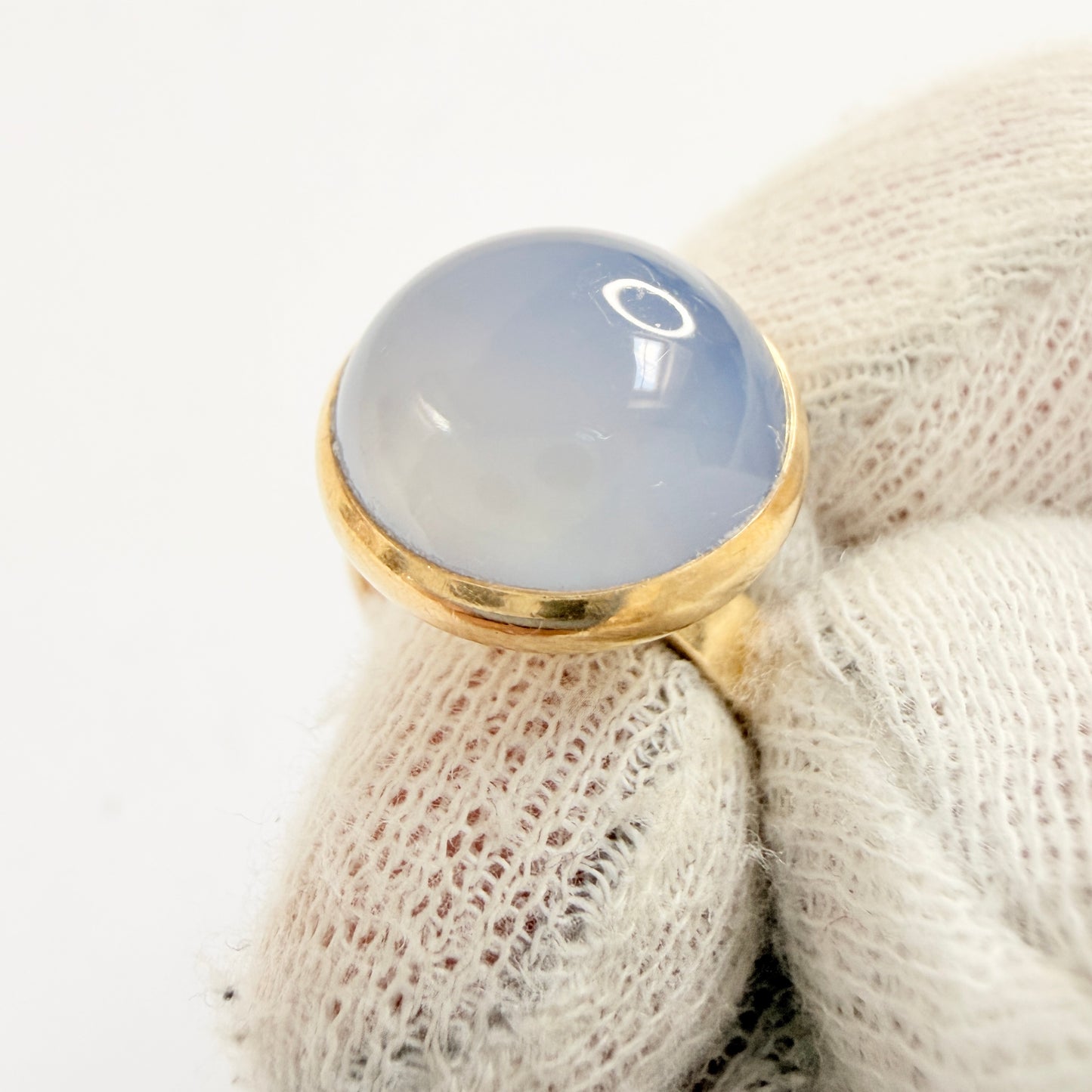 Ateljé Stigbert, Stockholm Sweden 1964. Vintage Space Age 18k Gold Chalcedony Ring.