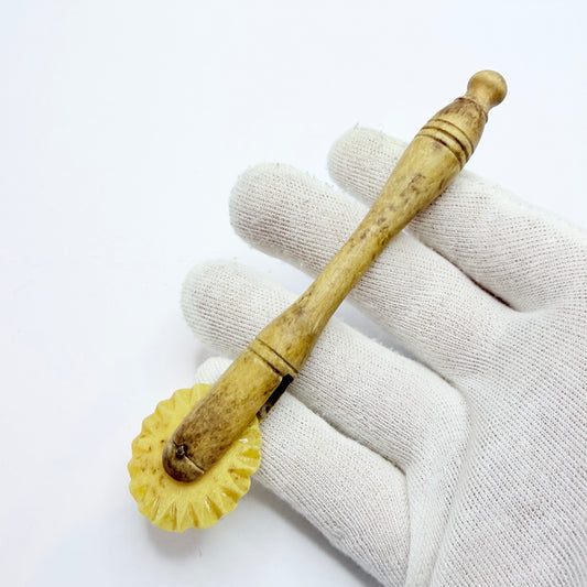 Scandinavia. Antique Wood Bone Pastry / Flat Bread Wheel Cutter.