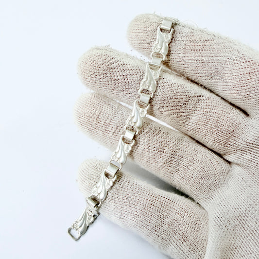 Vintage 1940s. Solid Silver Flower Bracelet.