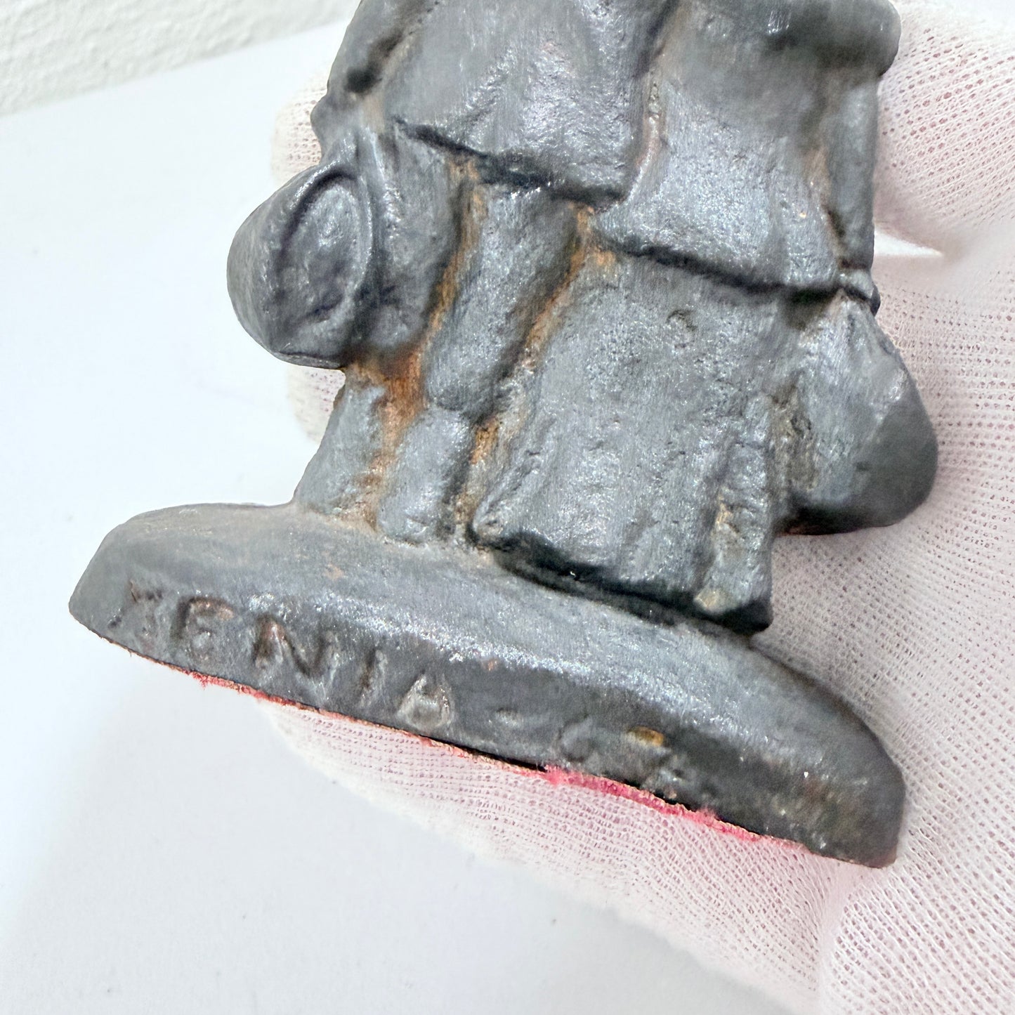 "Utvandrarna" (The Swedish Emigrants to the USA) Cast Iron Sculpture by Xenia Claesson
