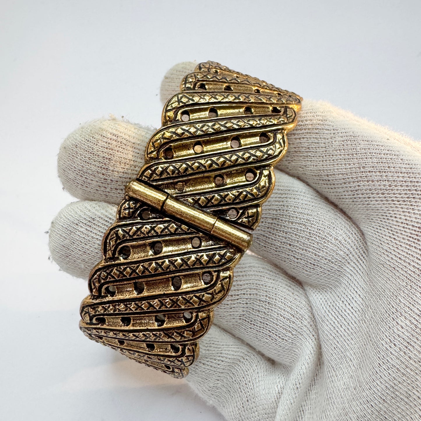 Kalevala Koru, Finland. Vintage Bronze Hinged Bracelet. Design Hattelmala