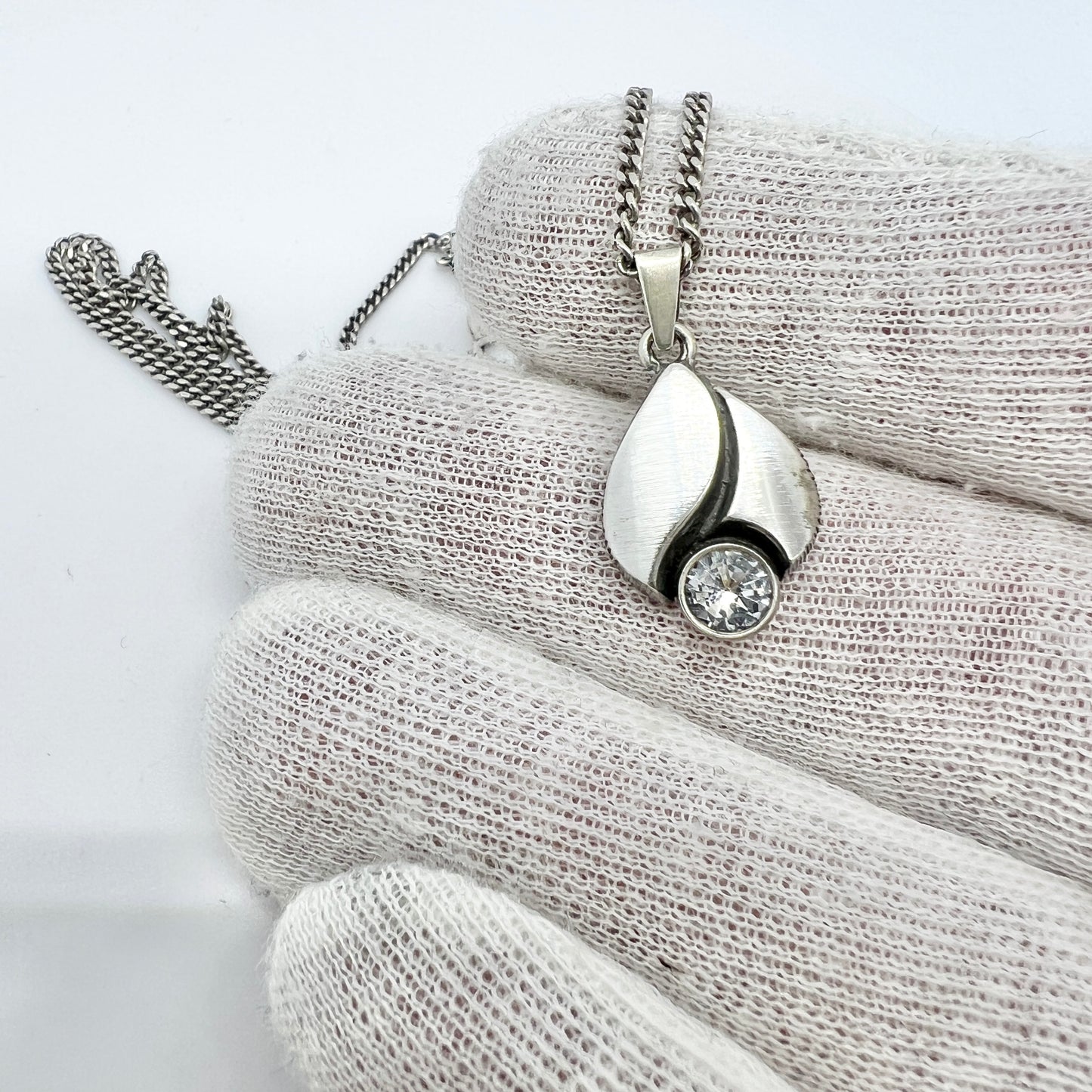 Finnfeelings, Finland. Vintage Sterling Silver Rock Crystal Pendant + Italian Silver Chain.