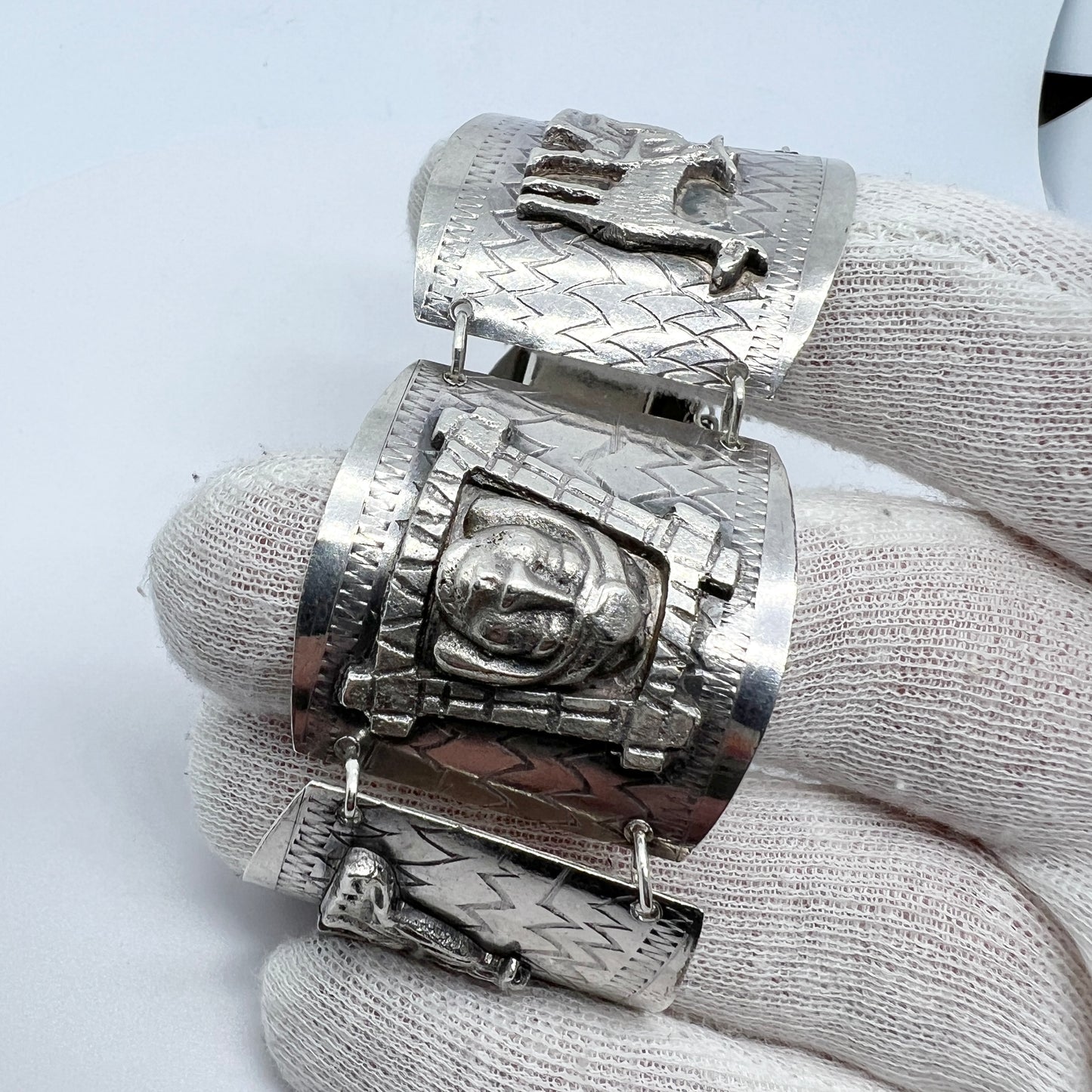 Industria Peruana. Peru Vintage 900 Silver Bracelet.