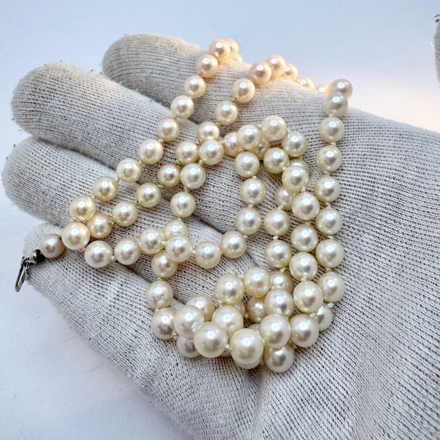 Vintage 1950s. Vintage 28 inch Cultured Pearl Silver Clasp Necklace.