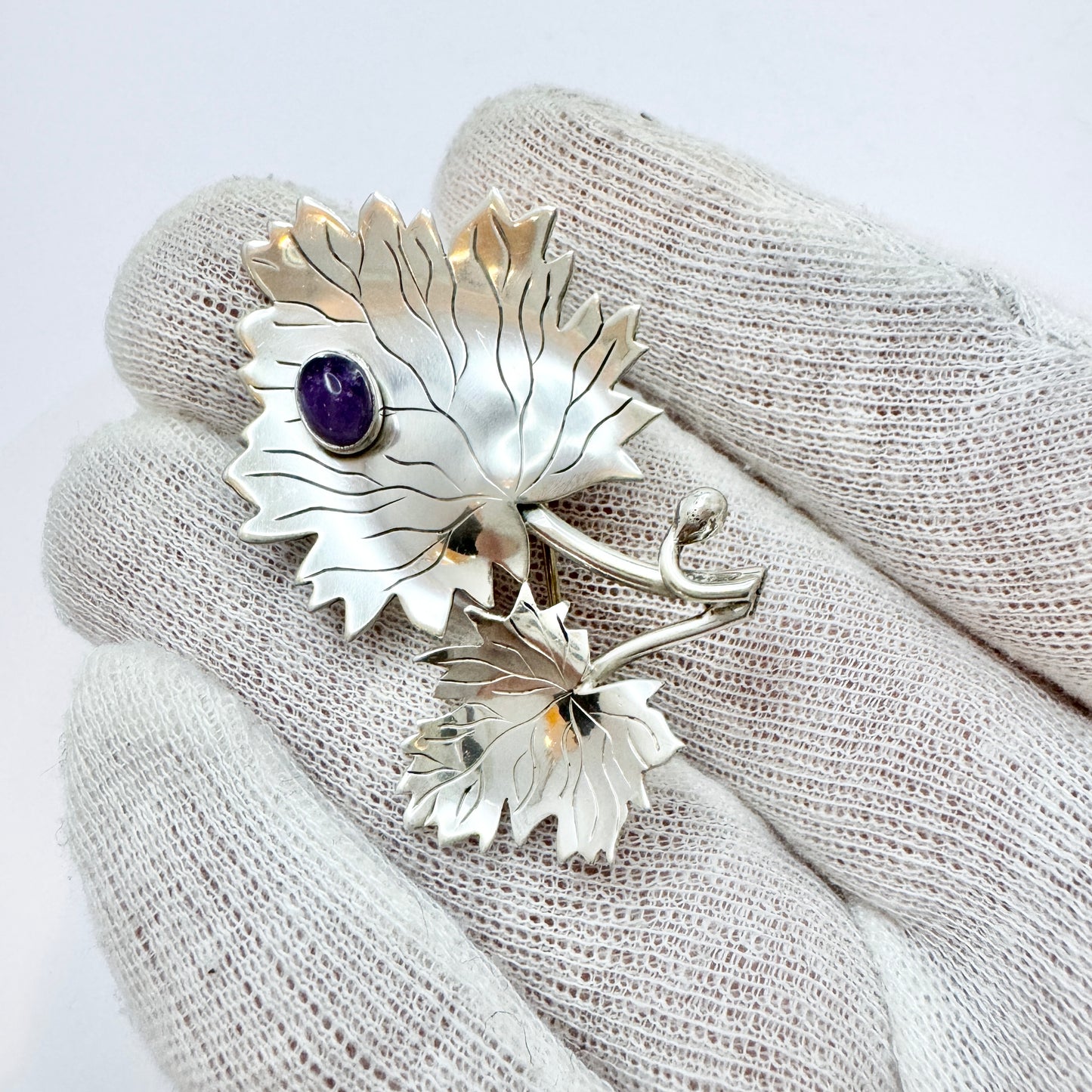 Arvo Saarela, Sweden 1956. Vintage Sterling Silver Amethyst Brooch.