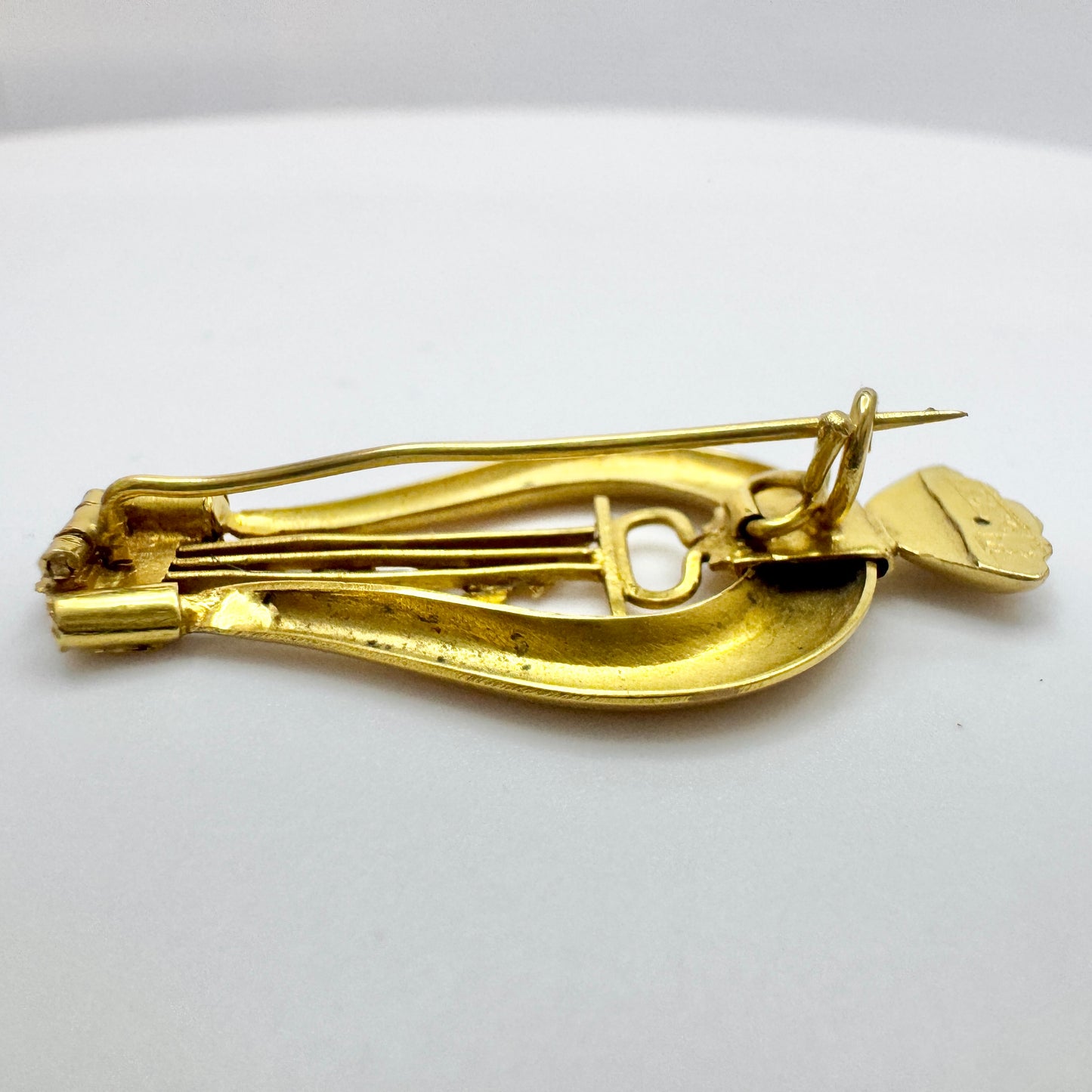 Sweden, Antique late 1800s Victorian 18k Gold Lyre Brooch