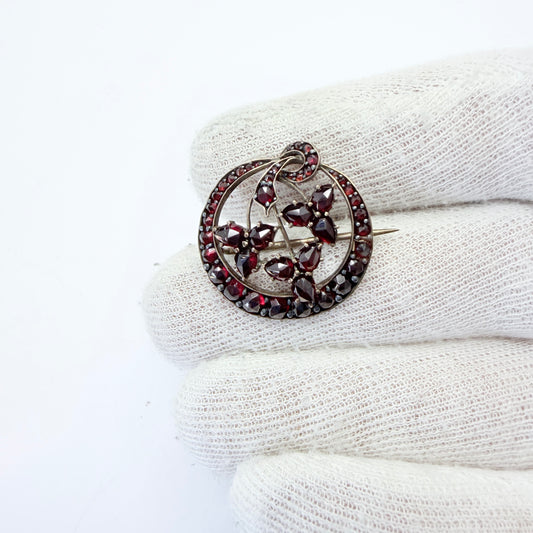 Antique ca year 1900. Bohemian Garnet Gilt metal Brooch.