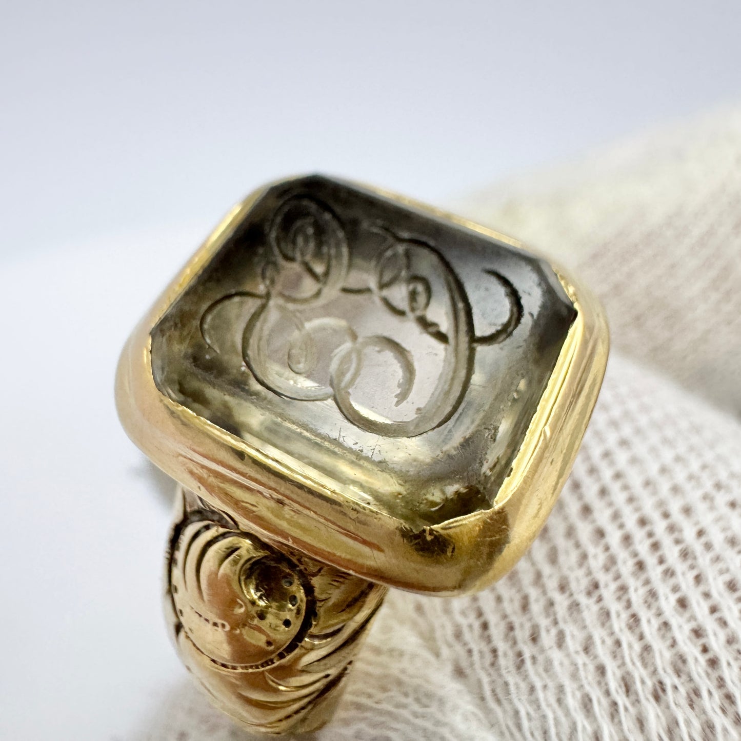 Gustav Möllenborg, Sweden 1877. Antique Victorian 18k Gold Signet Ring.