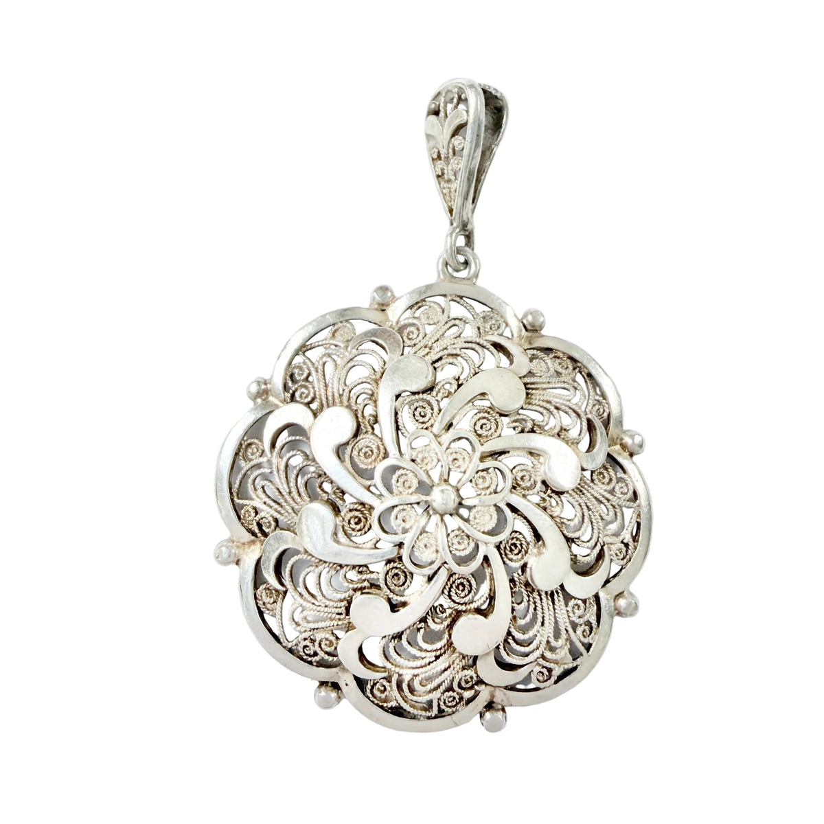 Vintage 1940-50s. Solid Silver Filigree Pendant.