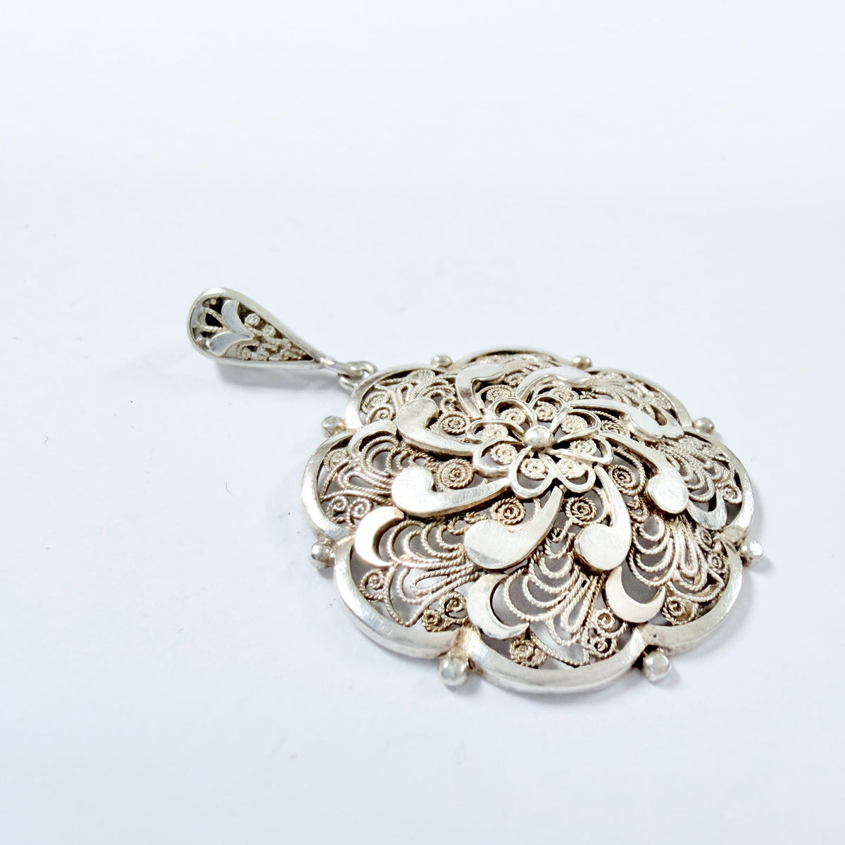 Vintage 1940-50s. Solid Silver Filigree Pendant.