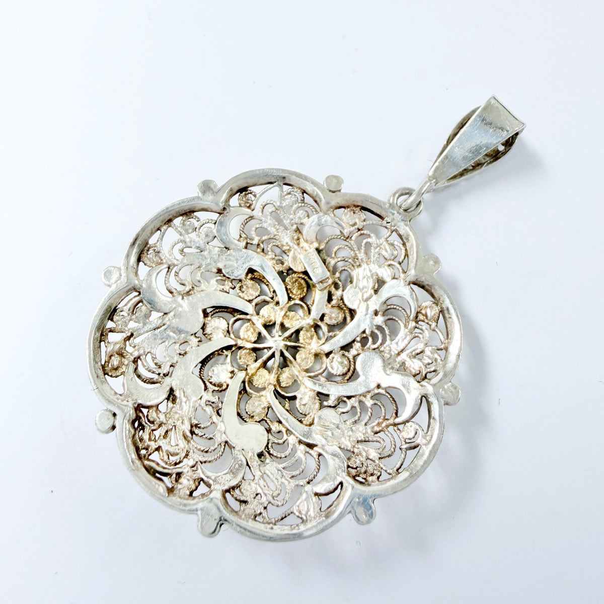 Vintage 1940-50s. Solid Silver Filigree Pendant.