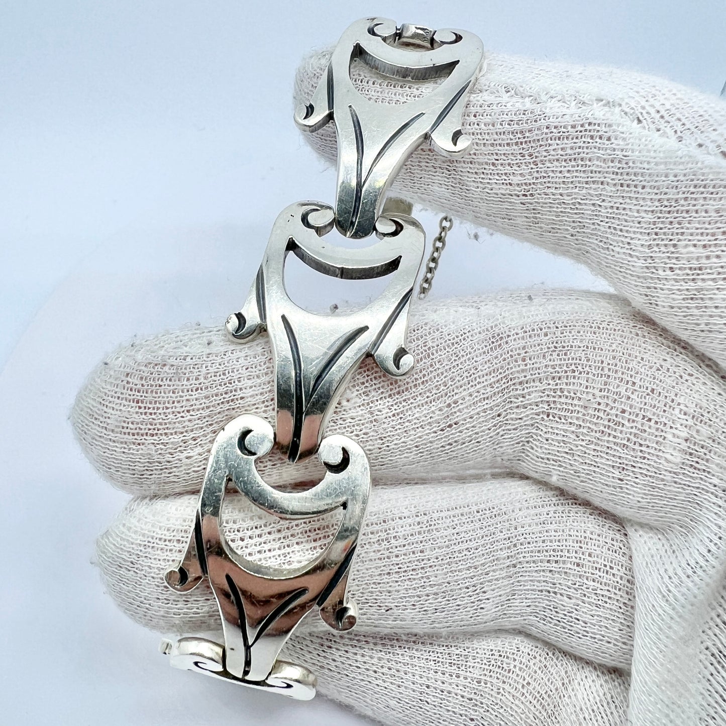 Taxco, Mexico c 1950-60s Vintage Sterling Silver Bracelet.