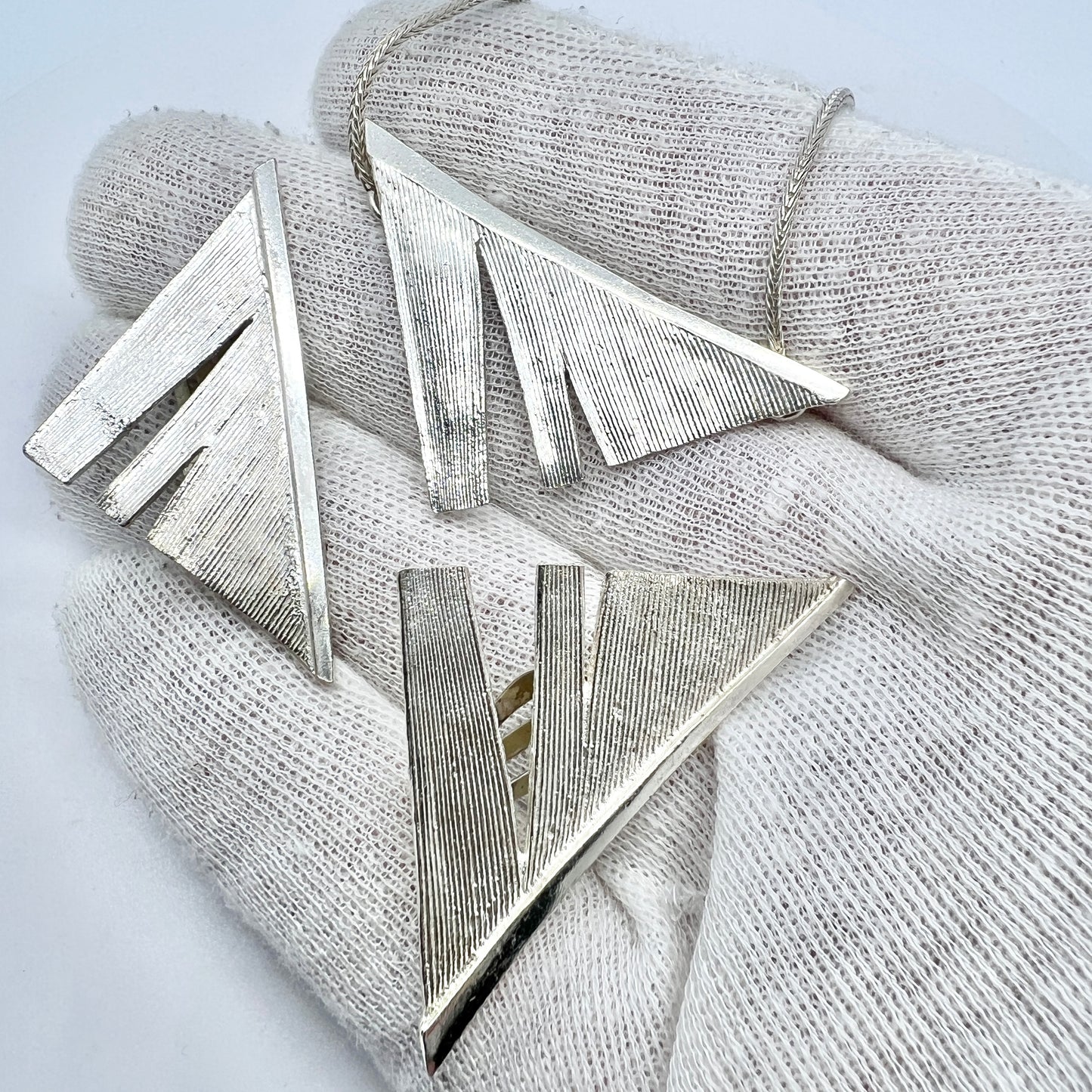 フローラ ダニカ、デンマーク。1980 年代のヴィンテージ スターリング シルバー ネックレス + イヤリング。