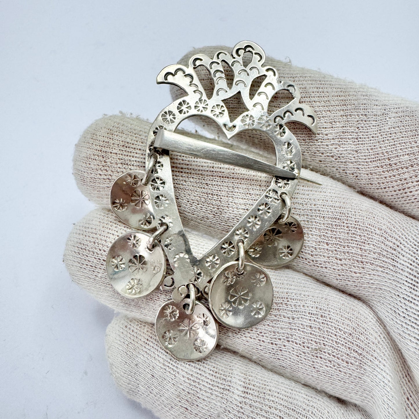 Sweden 1981. Vintage Sterling Silver Traditional Crowned Heart Brooch.