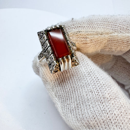 Vintage Sterling Silver Carnelian Marcasite Ring.