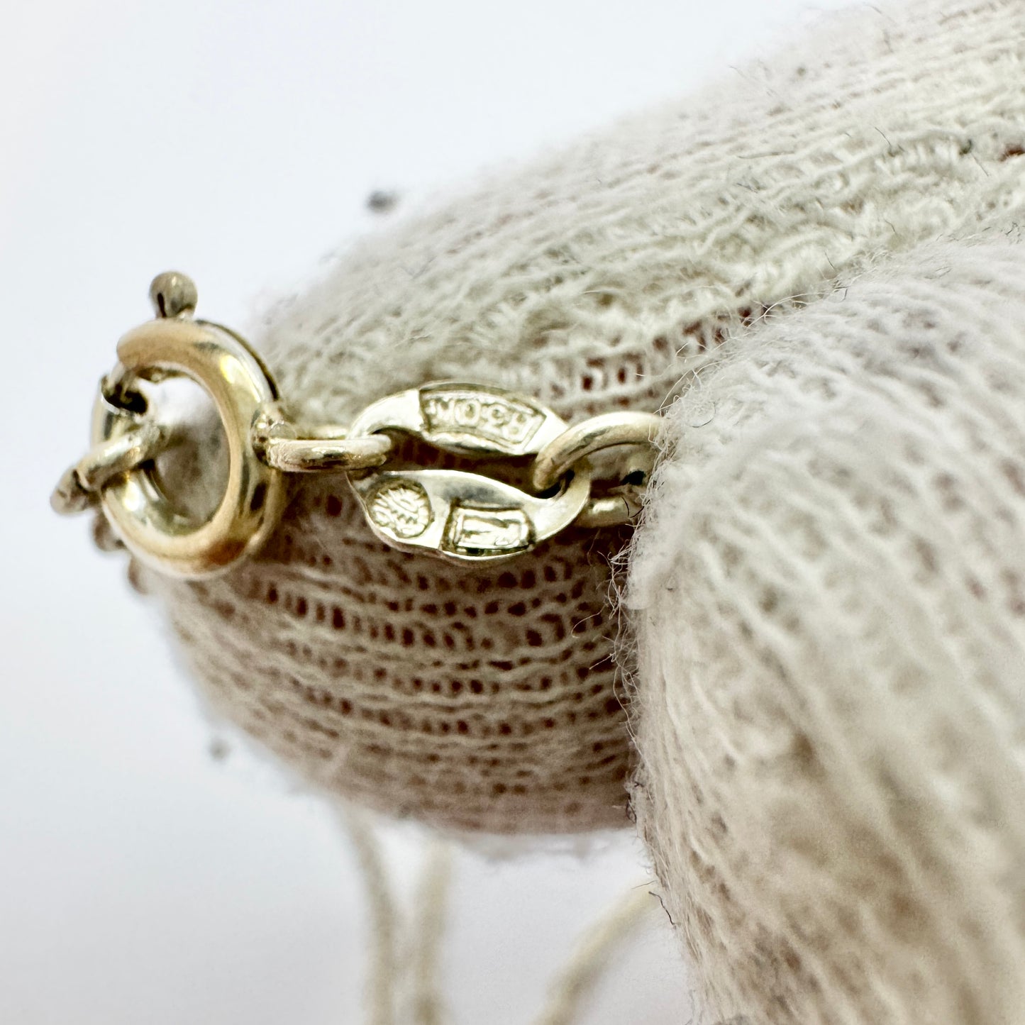 Jorma Laine for Kultateollisuus, Finland 1973. Silver Tiger's Eye Pendant Necklace