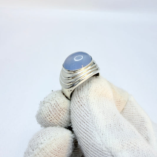 VIntage 1960s Space Age Solid Silver Chalcedony Ring.