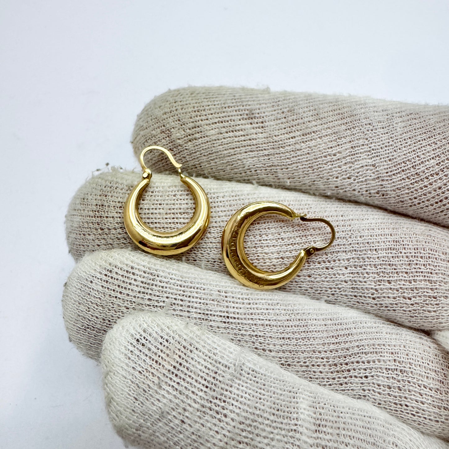 Ceson, Sweden 1962. Vintage 18k Gold Earrings.