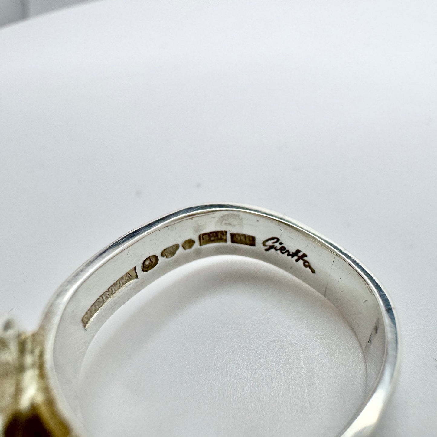 Claes E Giertta, Sweden 1981. Vintage Sterling Silver Ring. Signed.