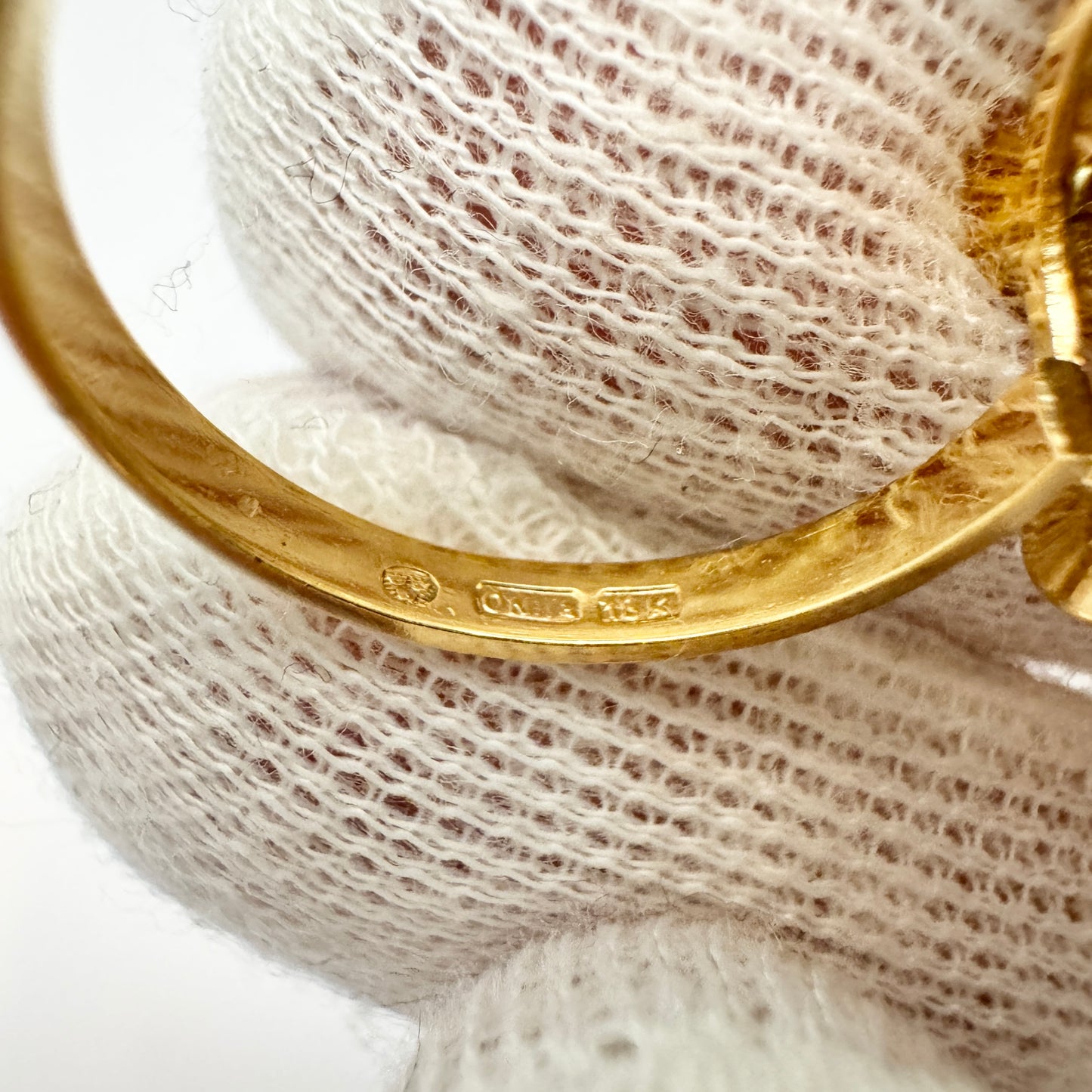 スウェーデン、1960~70 年代頃。ヴィンテージ 18K ゴールド スモーキー クォーツ リング。