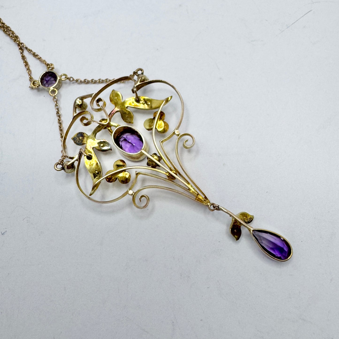 UK 1910s. Antique Edwardian 9k gold Amethyst Seed Pearl Pendant Necklace.