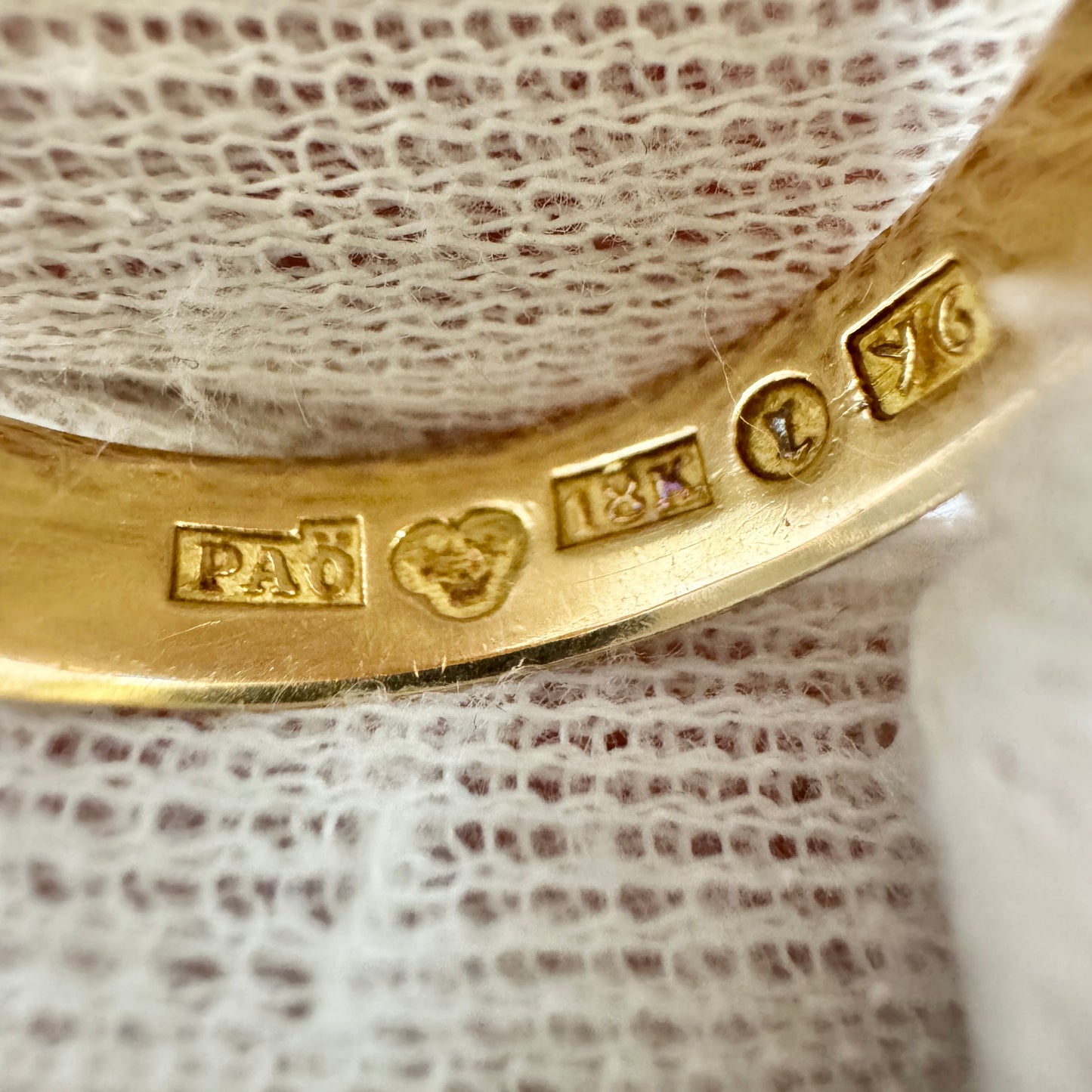 P August Öhman, Sweden 1901. Antique 18k Gold Memory Ring.