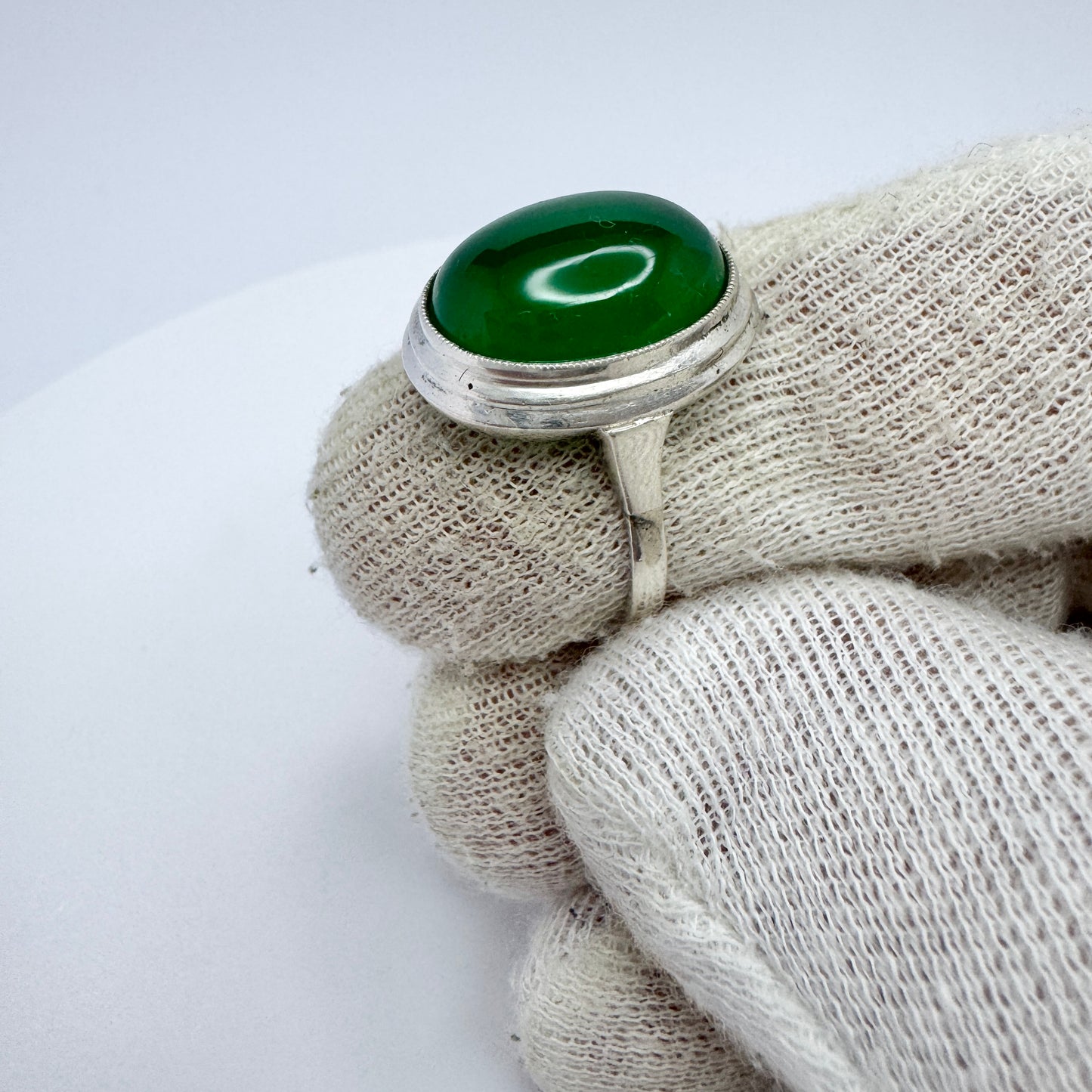 Sweden ca 1960. Vintage 835 Chrysoprase Ring.