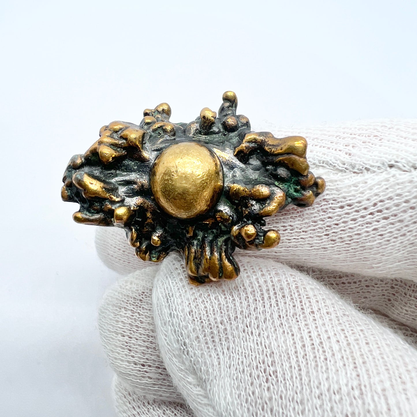 ペンティ・サルパネバ、フィンランド、1970年代。大胆なヴィンテージブロンズリング。