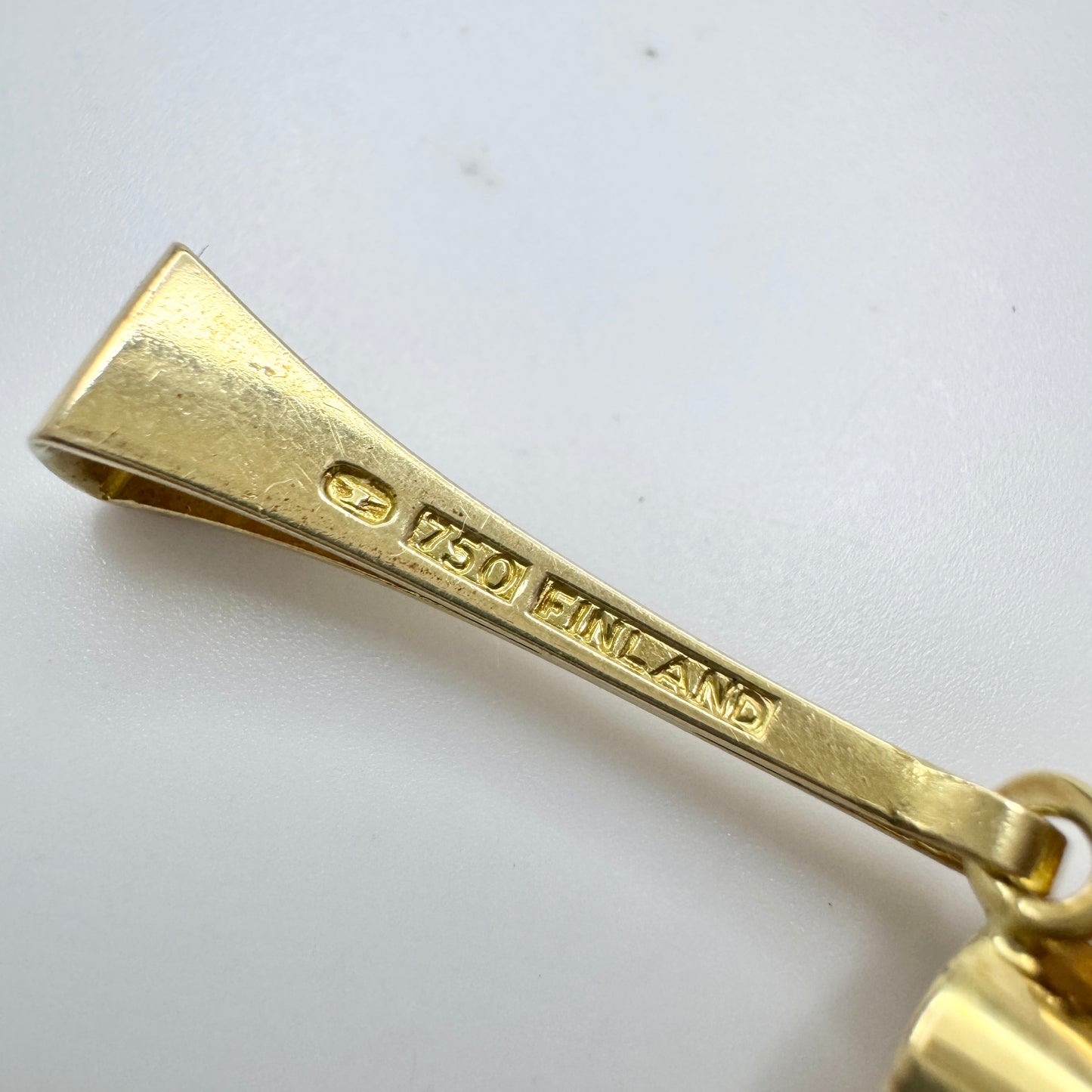 Elis Kauppi, Kupittaan Kulta Finland c 1960s. Vintage 18k Gold Rock Crystal Pendant.