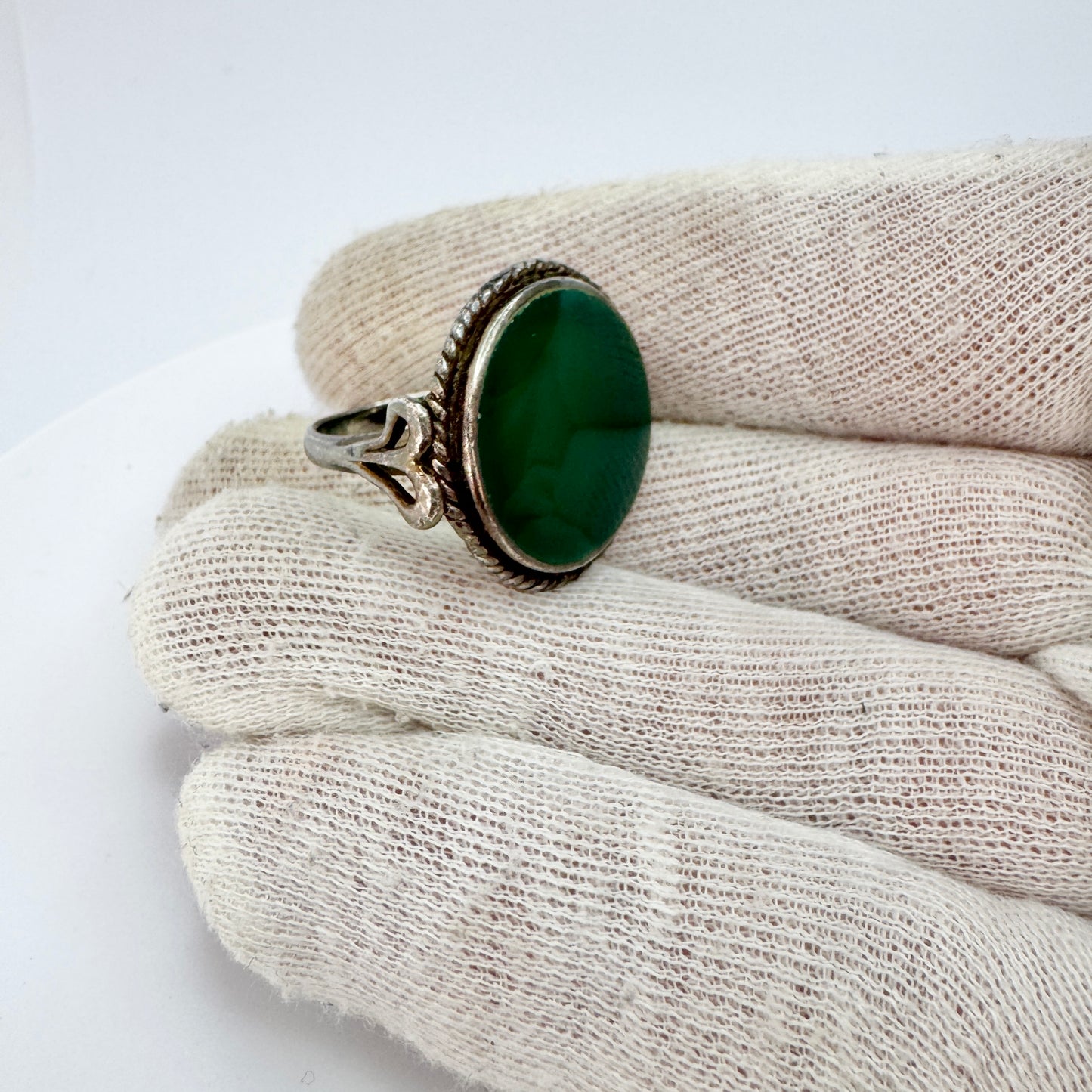 Vintage Sterling Silver Chrysoprase Ring.