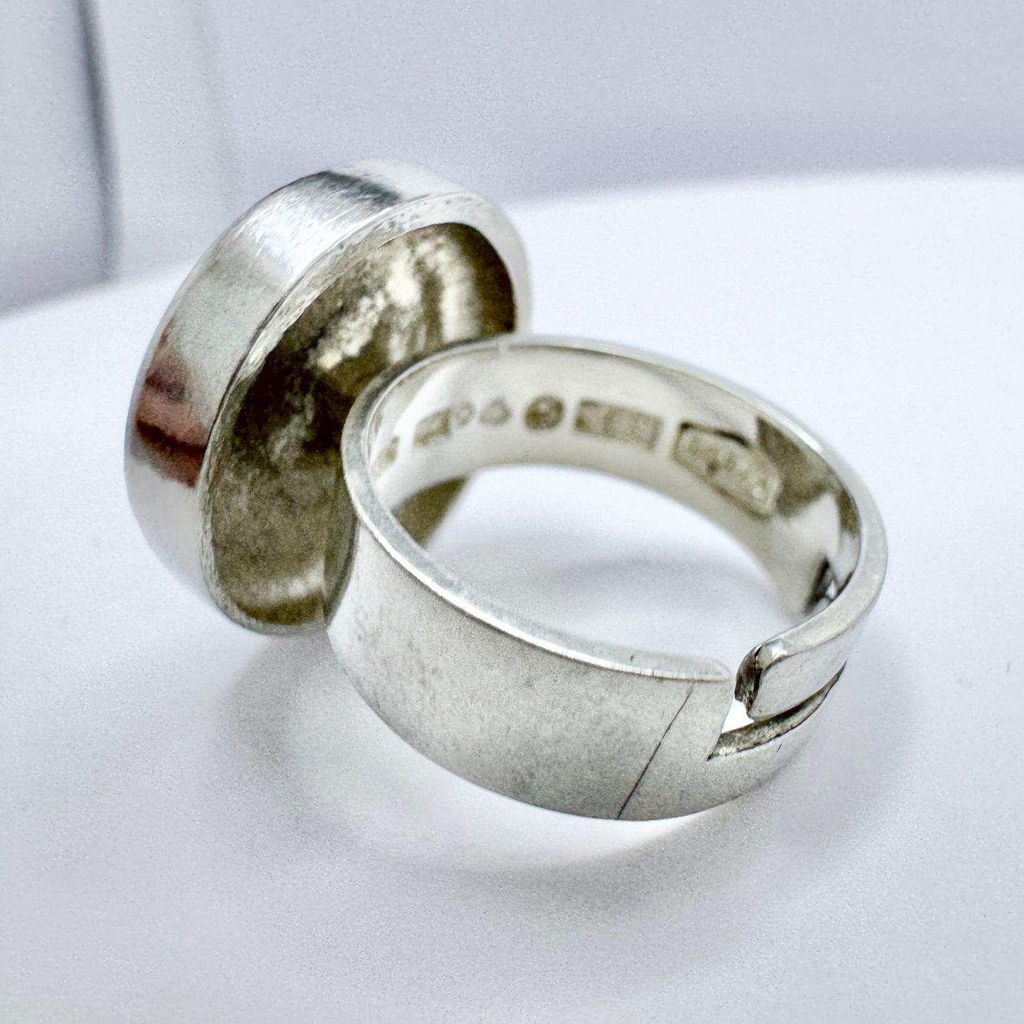 SSA, Sweden 1971. Vintage Modernist Sterling Silver Ring.